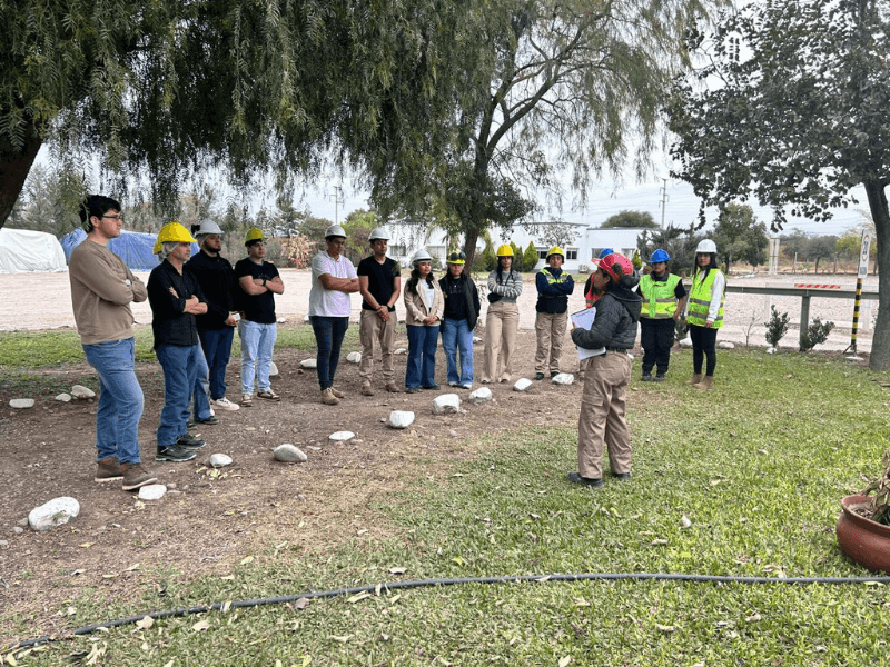 Alumnos de Perito