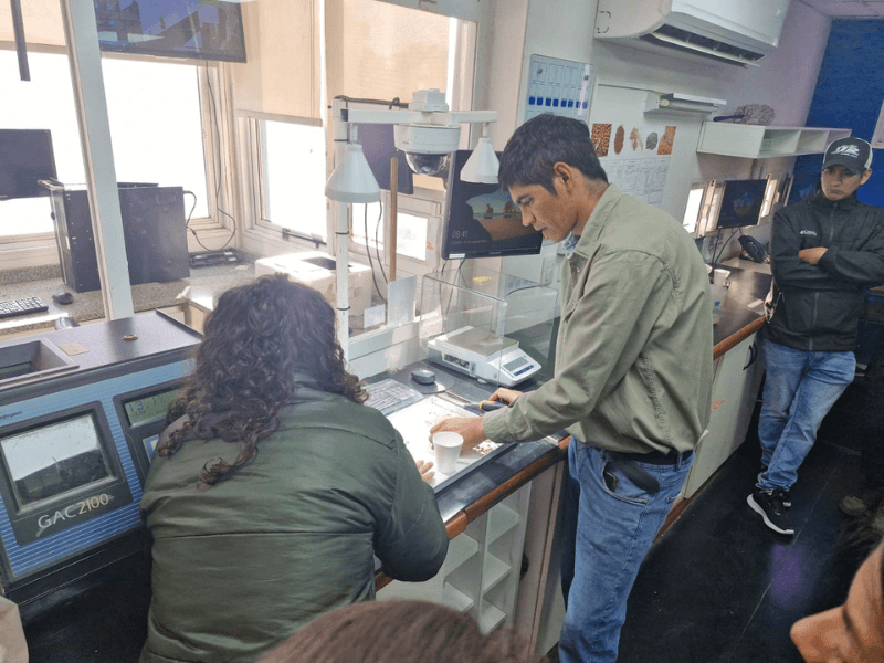 Visita a Planta de Acopio por alumnos de Perito Clasificador de granos