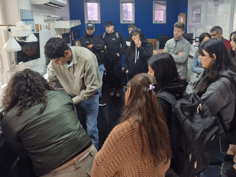 Visita a Planta de Acopio por alumnos de Perito Clasificador de granos